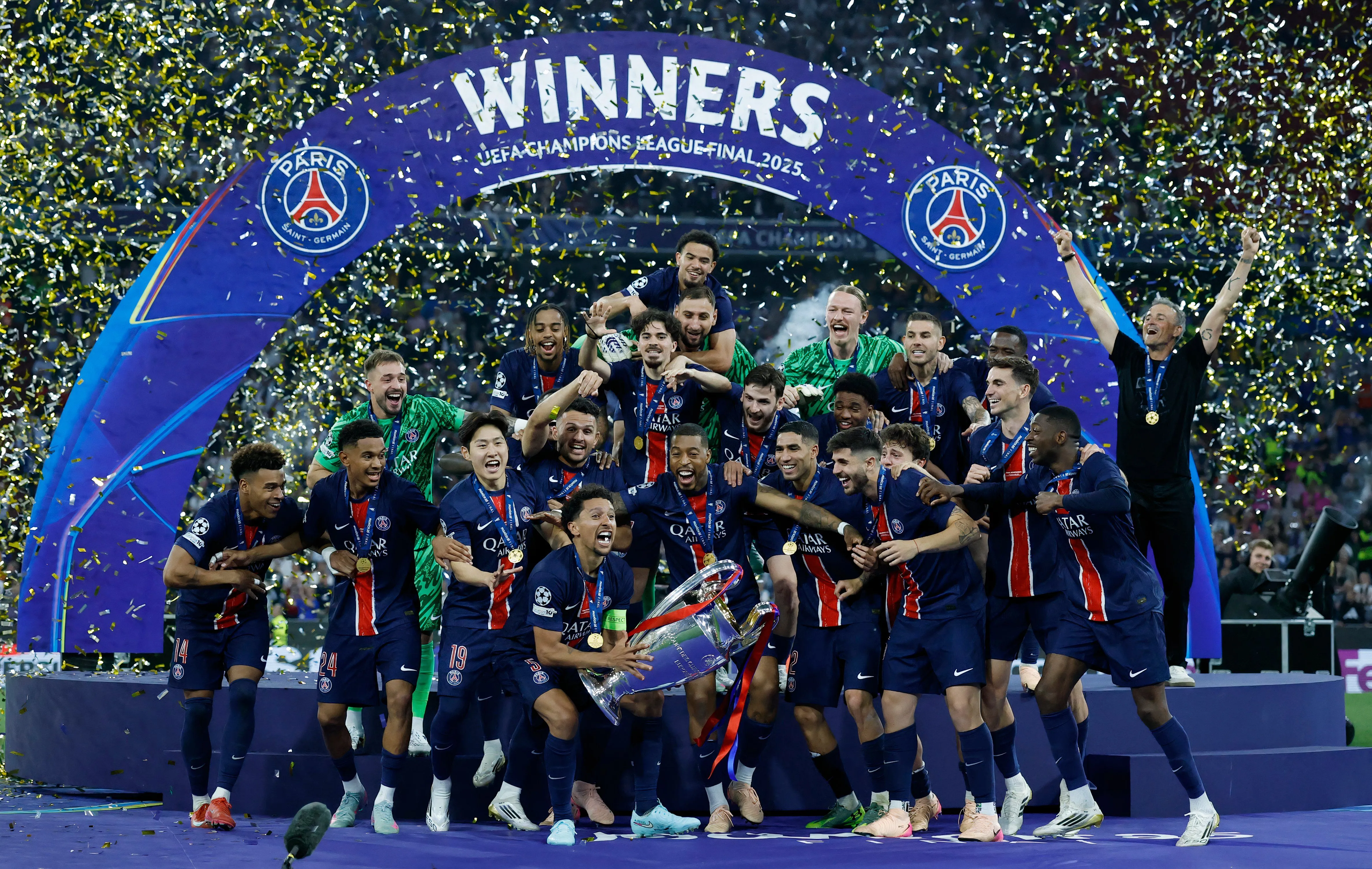 Cầu thủ PSG ăn mừng, đội bóng sẽ đối đầu Atletico Madrid tại Club World Cup