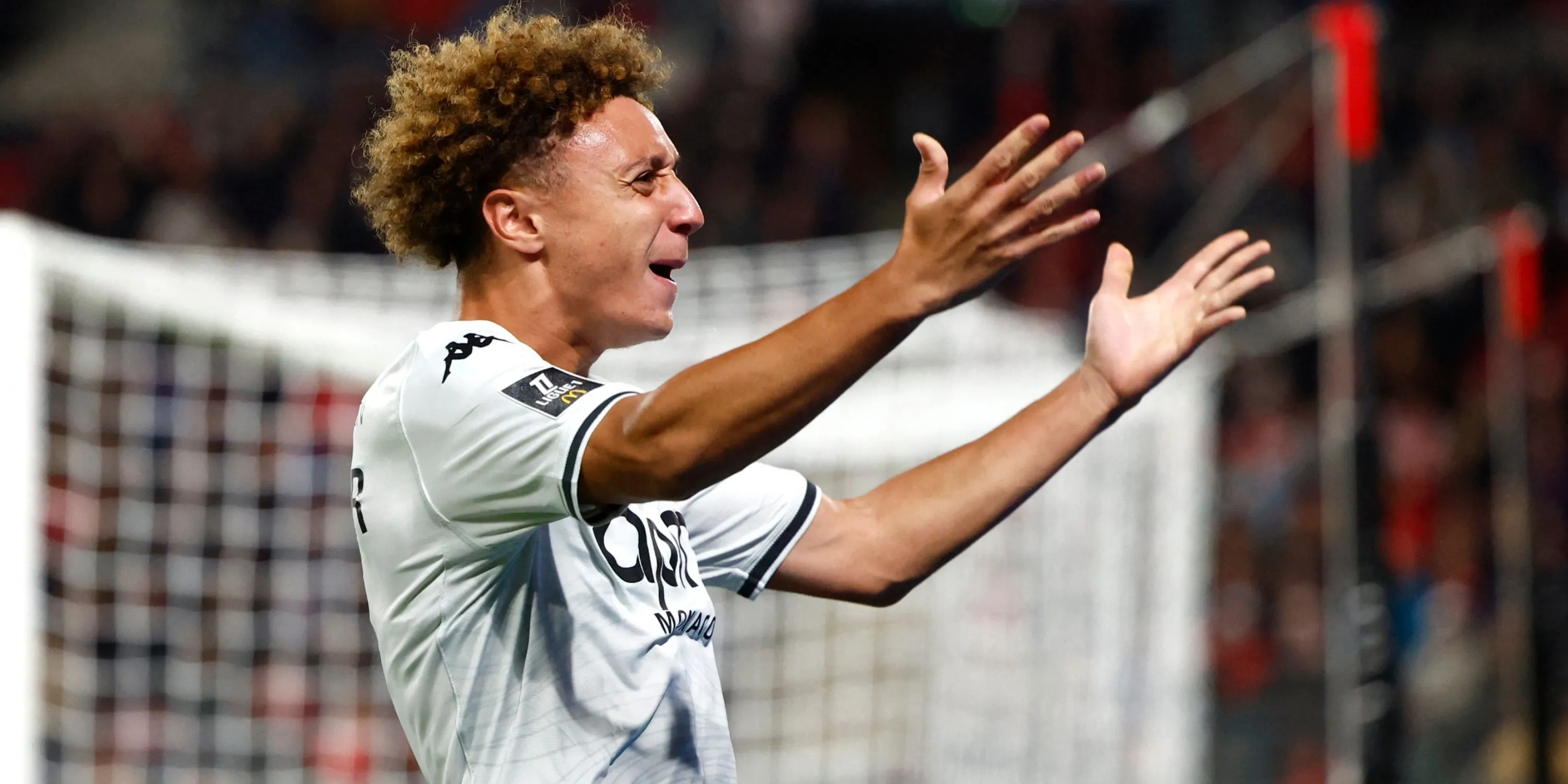 Eliesse Ben Seghir thi đấu cho AS Monaco