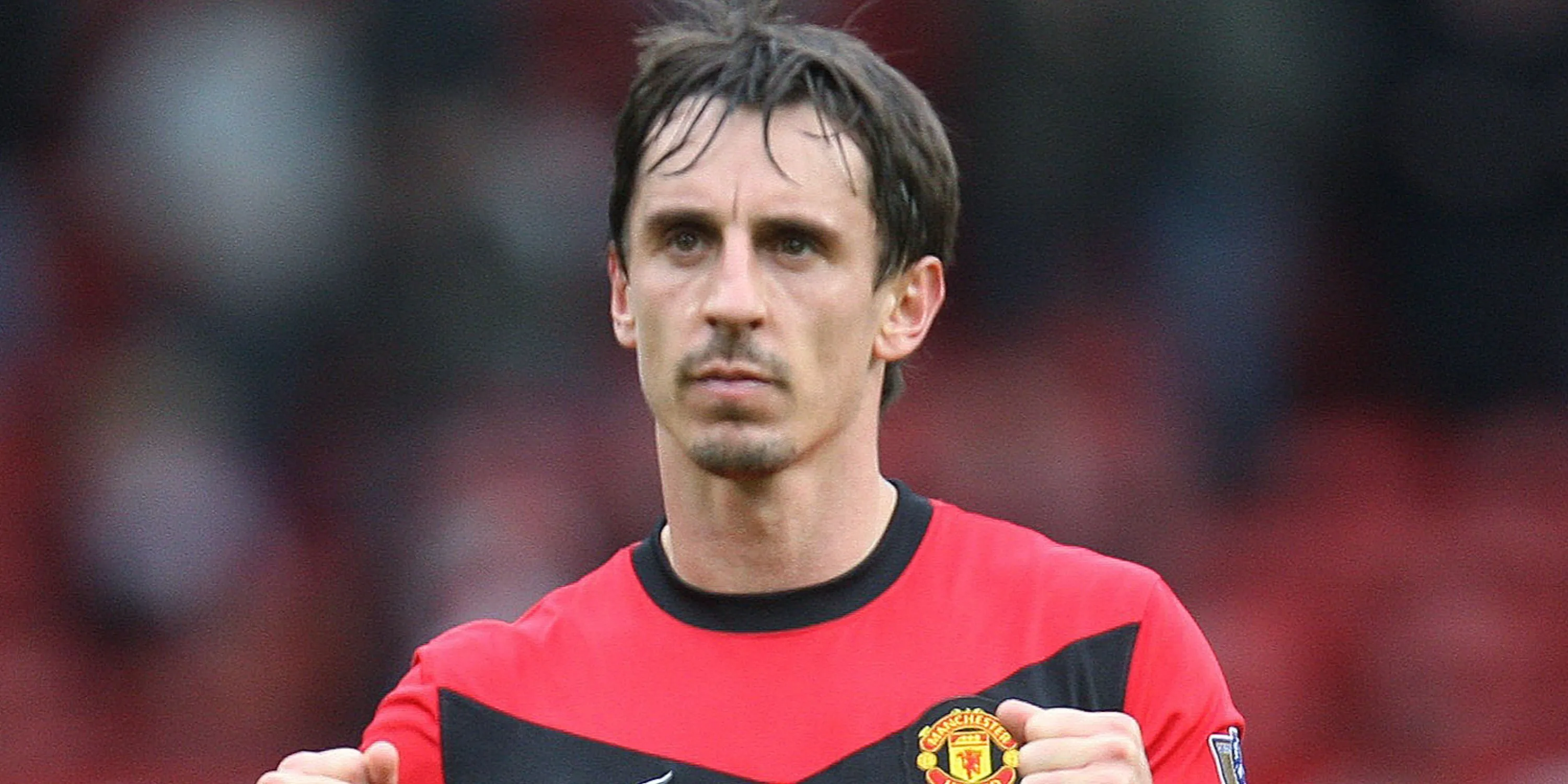 Hậu vệ phải Gary Neville, thủ lĩnh thầm lặng và huyền thoại của Manchester United