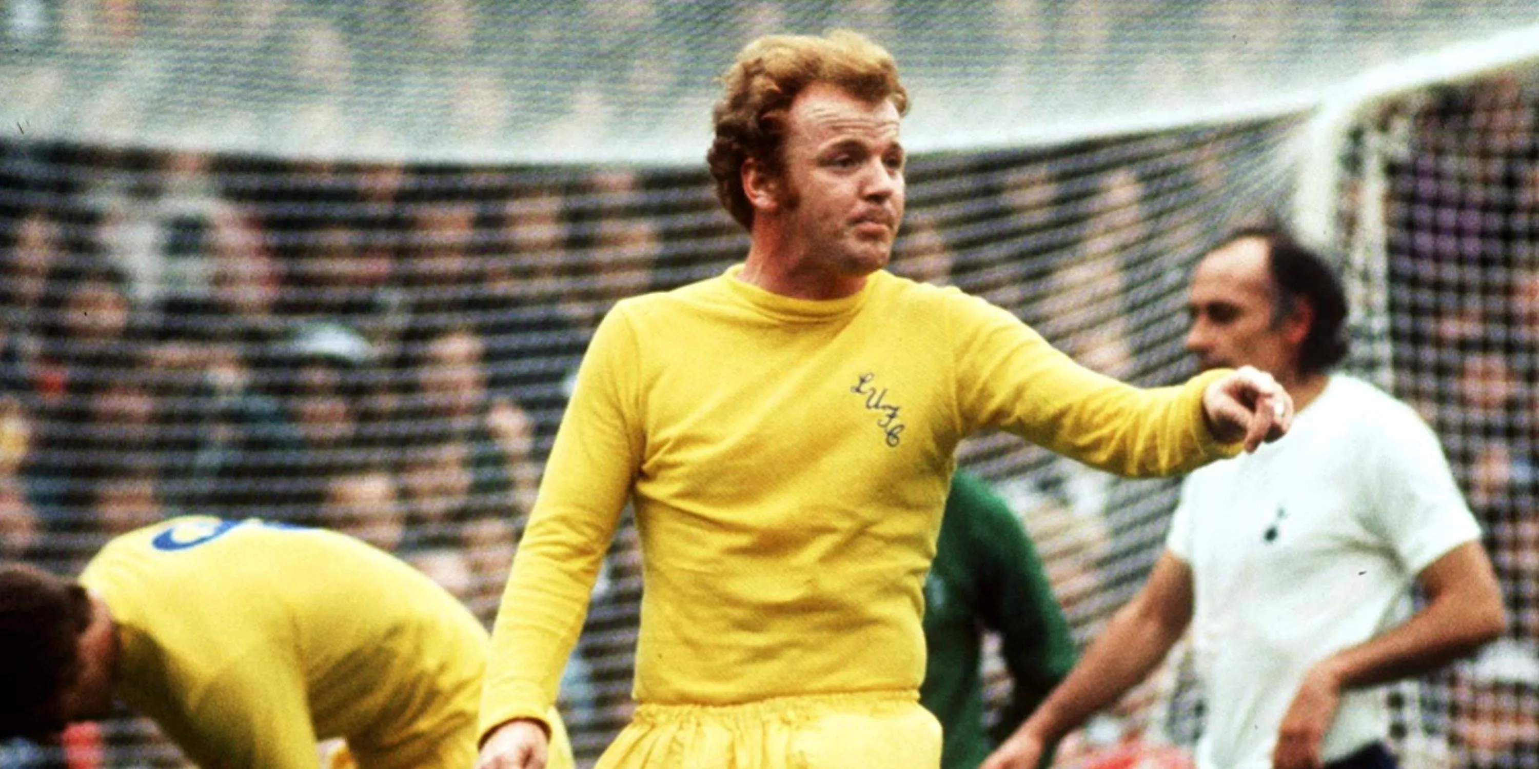 Huyền thoại Billy Bremner trong màu áo Leeds United, biểu tượng của lò đào tạo El Loco
