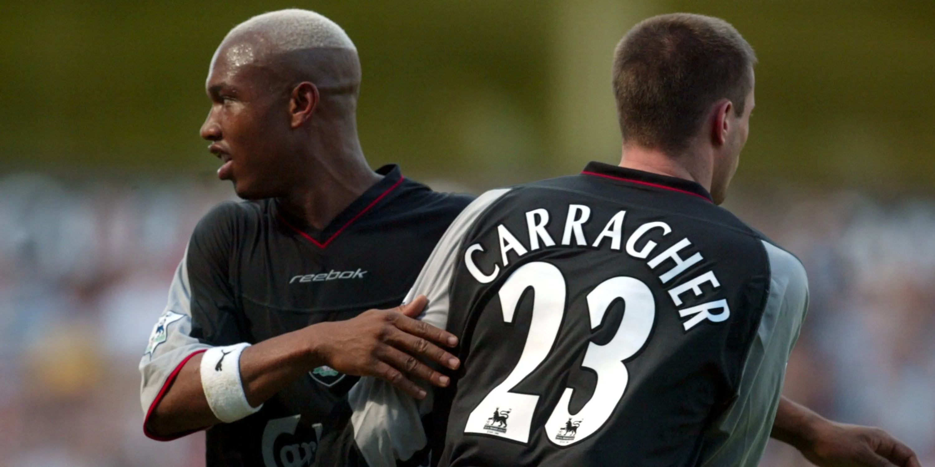 Jamie Carragher và El Hadji Diouf thời còn thi đấu cho Liverpool