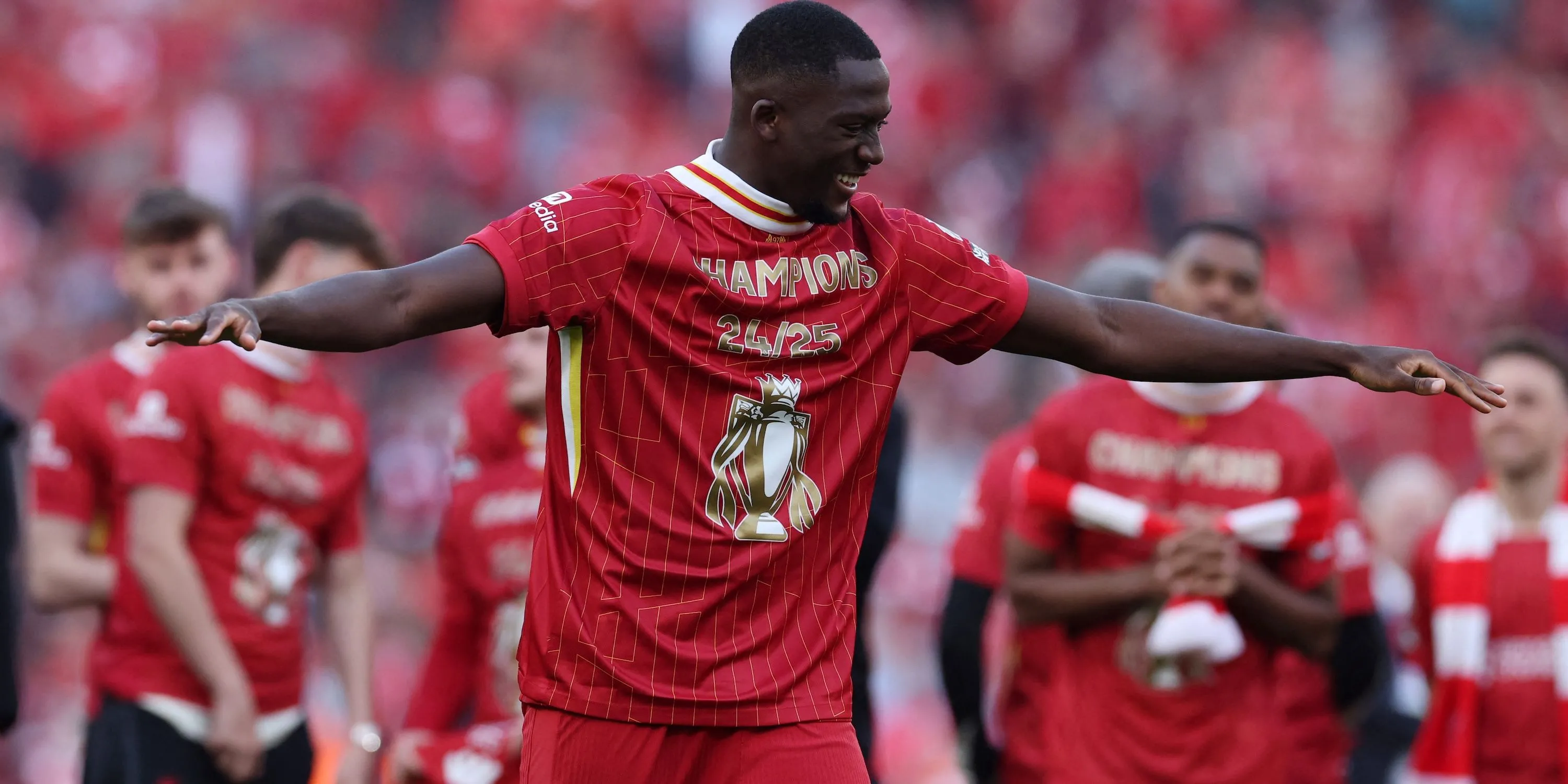 Trung vệ Ibrahima Konate của Liverpool ăn mừng chiến thắng Premier League