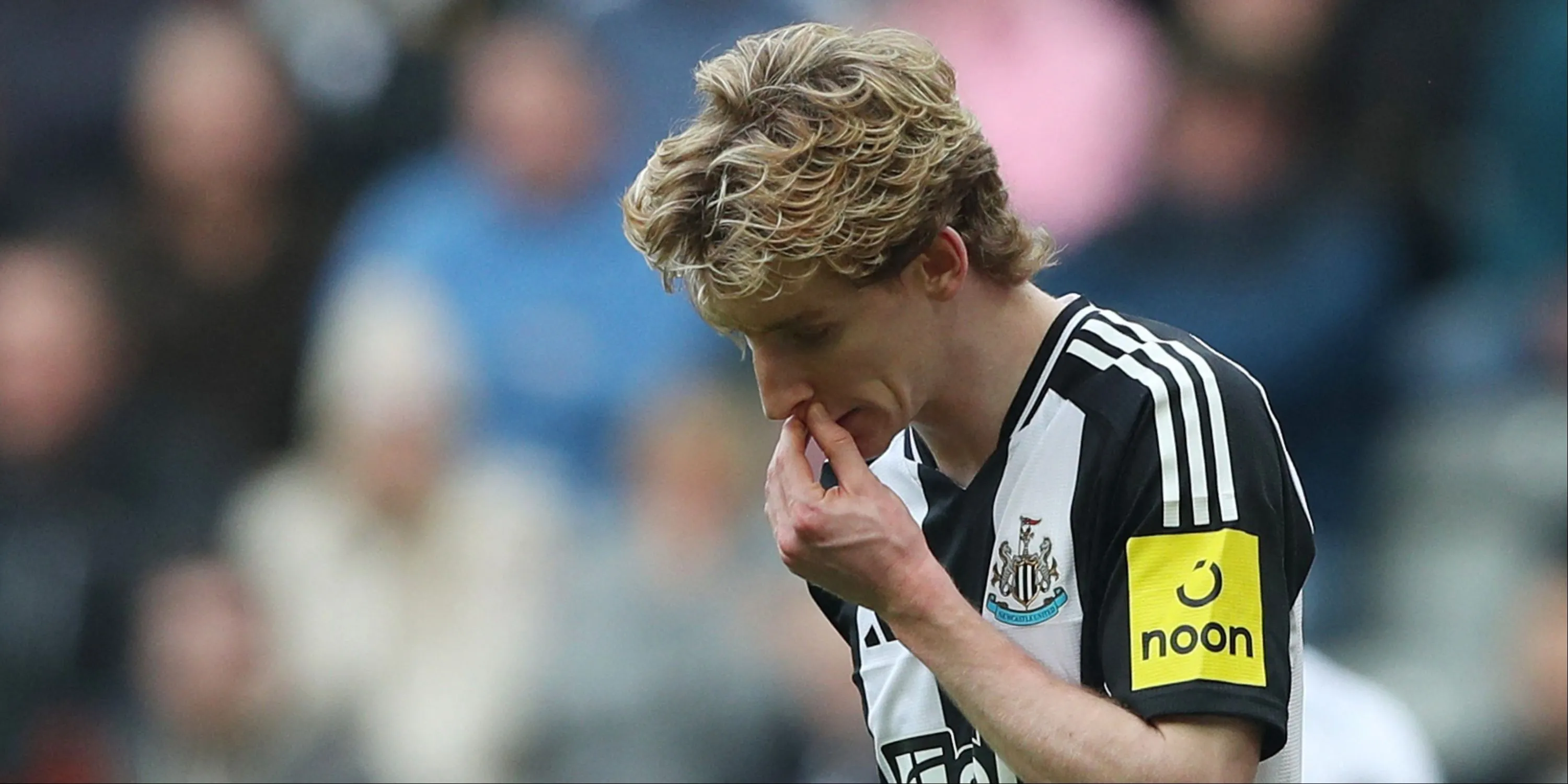 Anthony Gordon khi còn thi đấu cho Newcastle