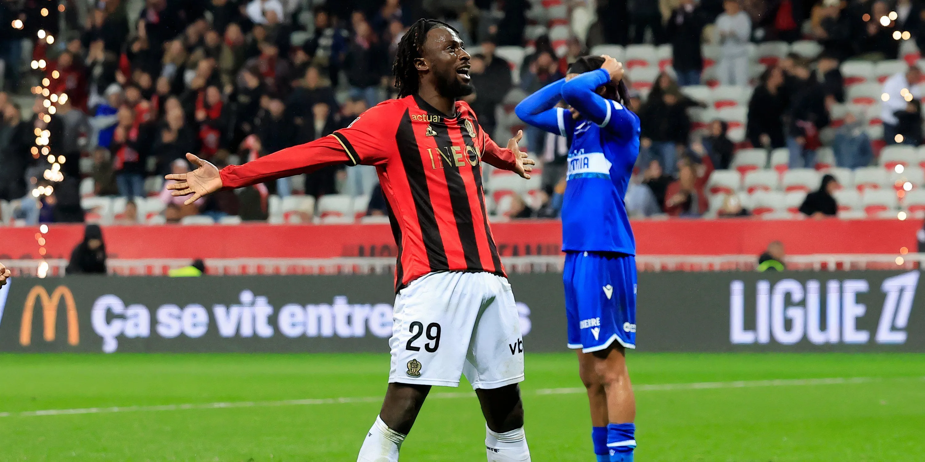 Evann Guessand, tiền đạo đa năng của OGC Nice được Newcastle theo dõi