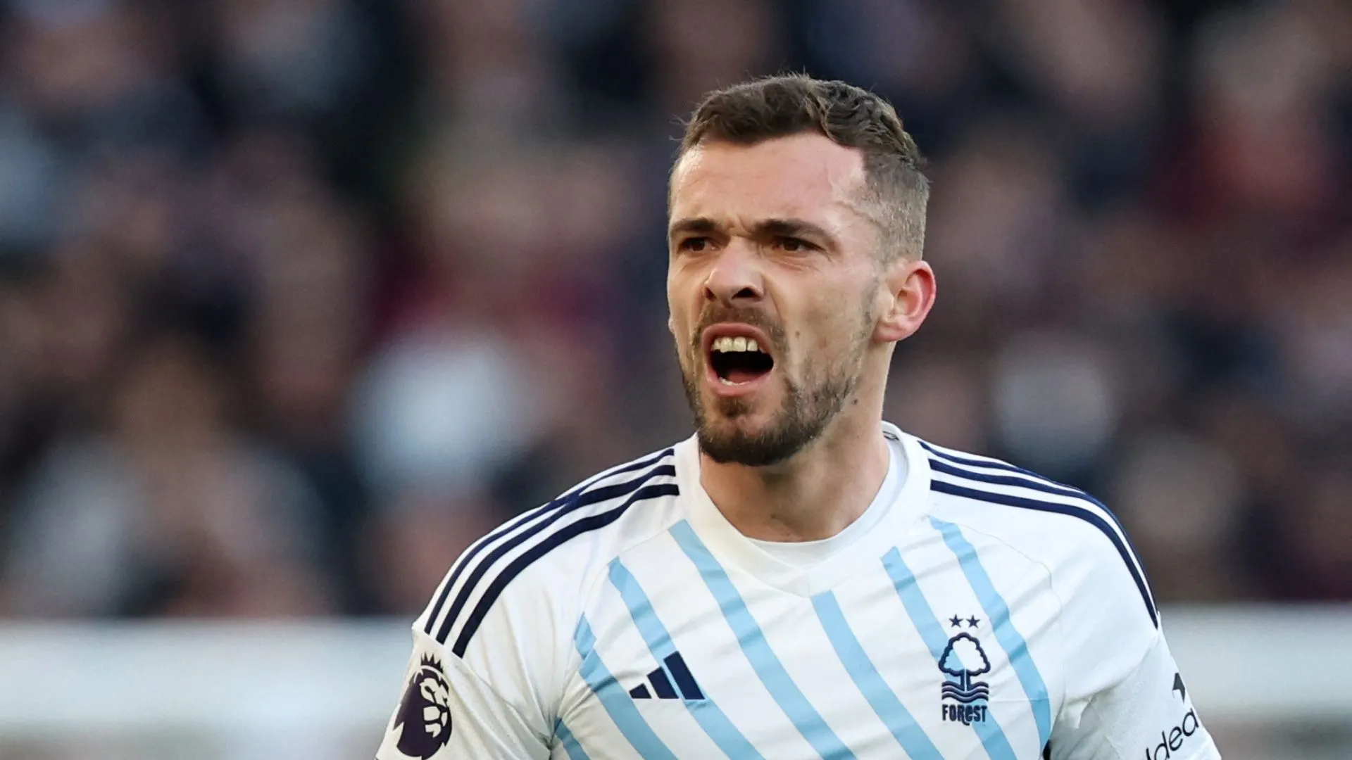Harry Toffolo, mục tiêu chuyển nhượng của Leicester City, trong bối cảnh khó khăn tài chính của câu lạc bộ