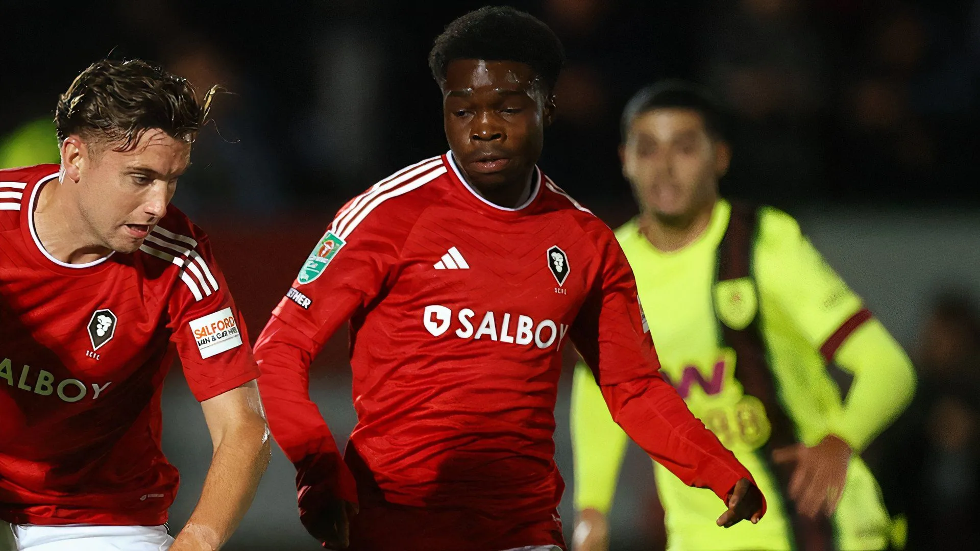 Kelly N'Mai, tiền đạo trẻ tiềm năng của Salford City