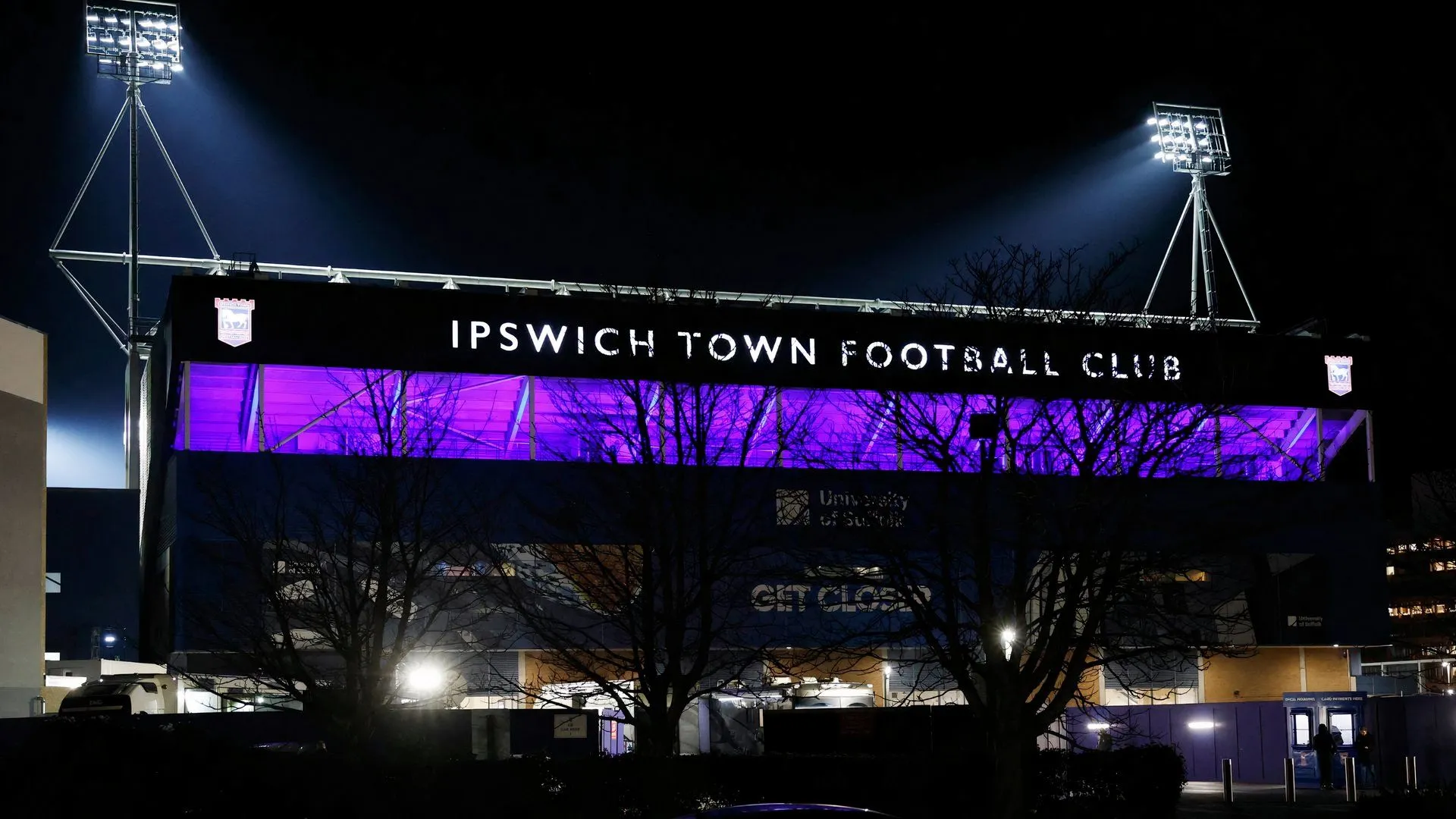 Khung cảnh chung sân vận động Portman Road từ bên ngoài