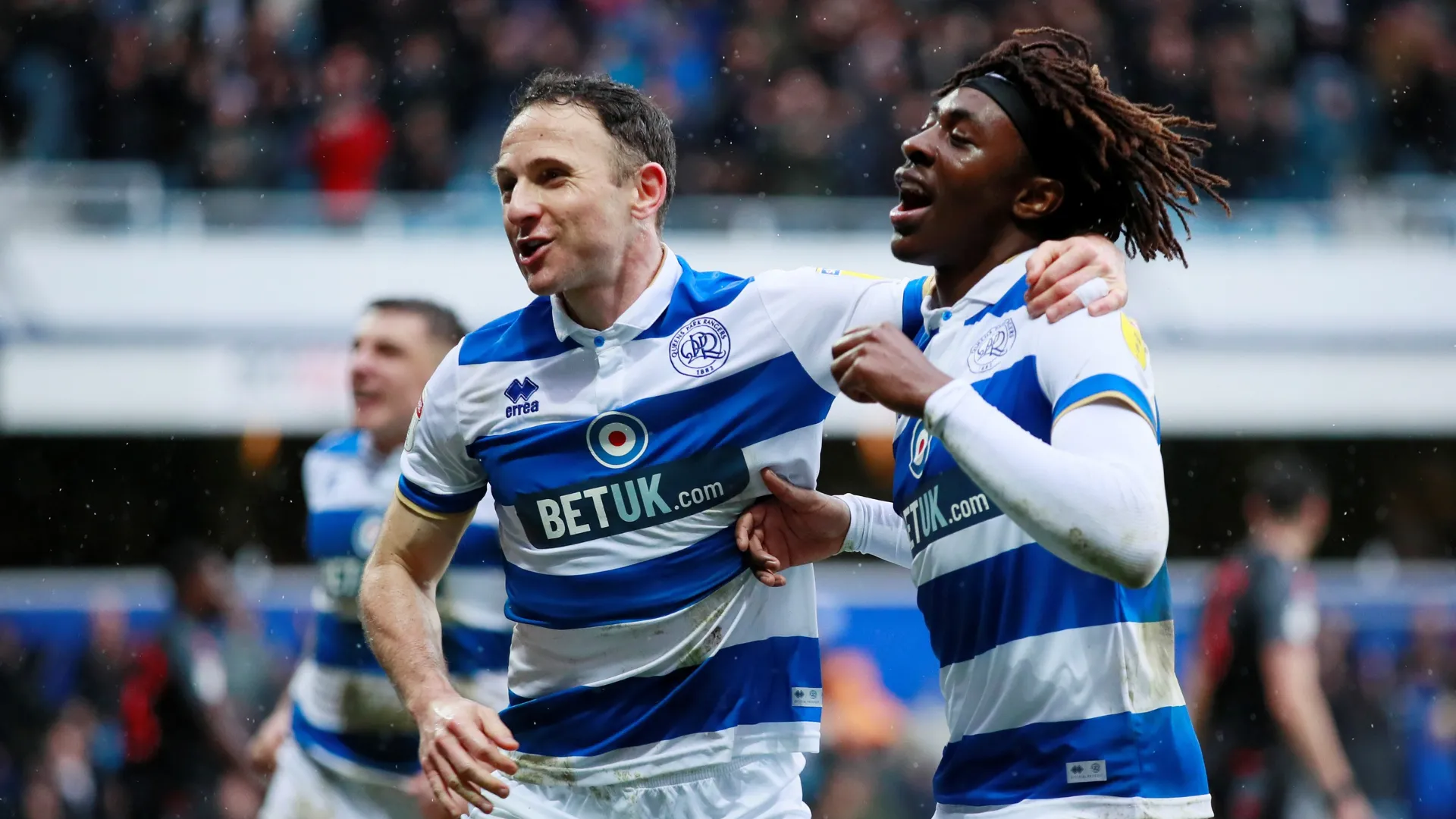 Eberechi Eze thi đấu ấn tượng trong màu áo Queens Park Rangers (QPR)