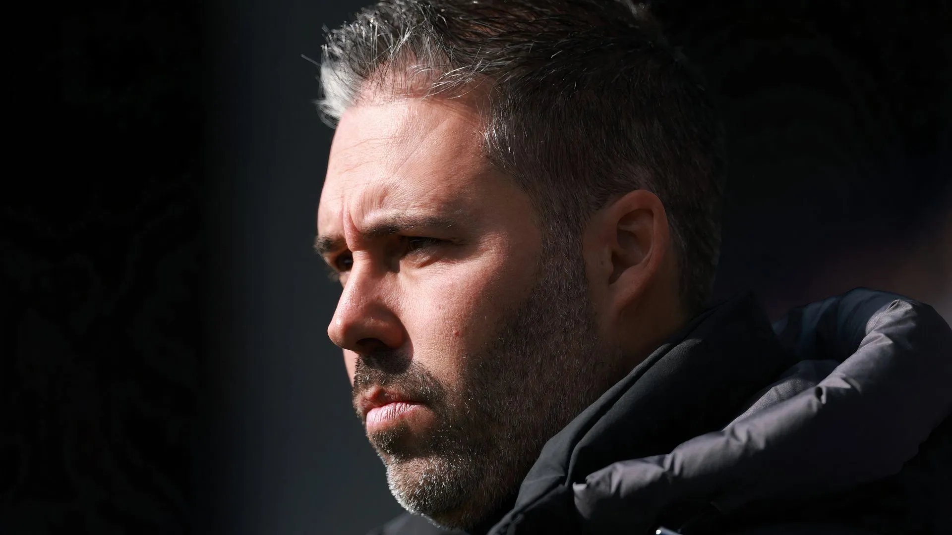HLV Marti Cifuentes của Leicester City, người đang đối mặt với nhiều thách thức chuyển nhượng.
