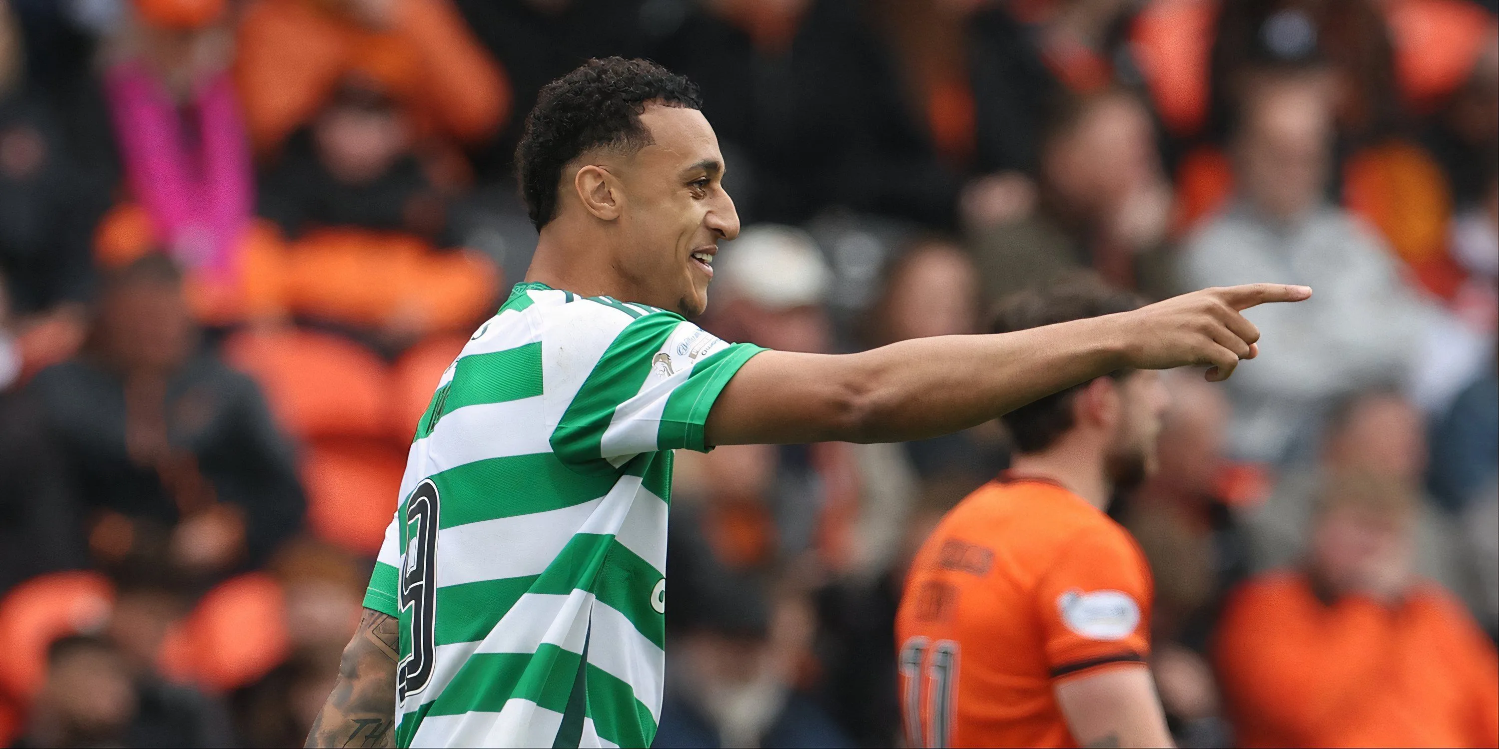 Tiền đạo Adam Idah trong màu áo Celtic, với phong độ chưa đạt kỳ vọng của người hâm mộ và ban huấn luyện.