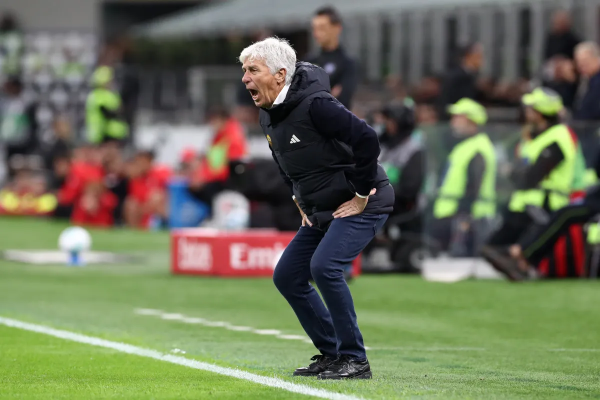Huấn luyện viên Gian Piero Gasperini hướng dẫn đội tại sân San Siro