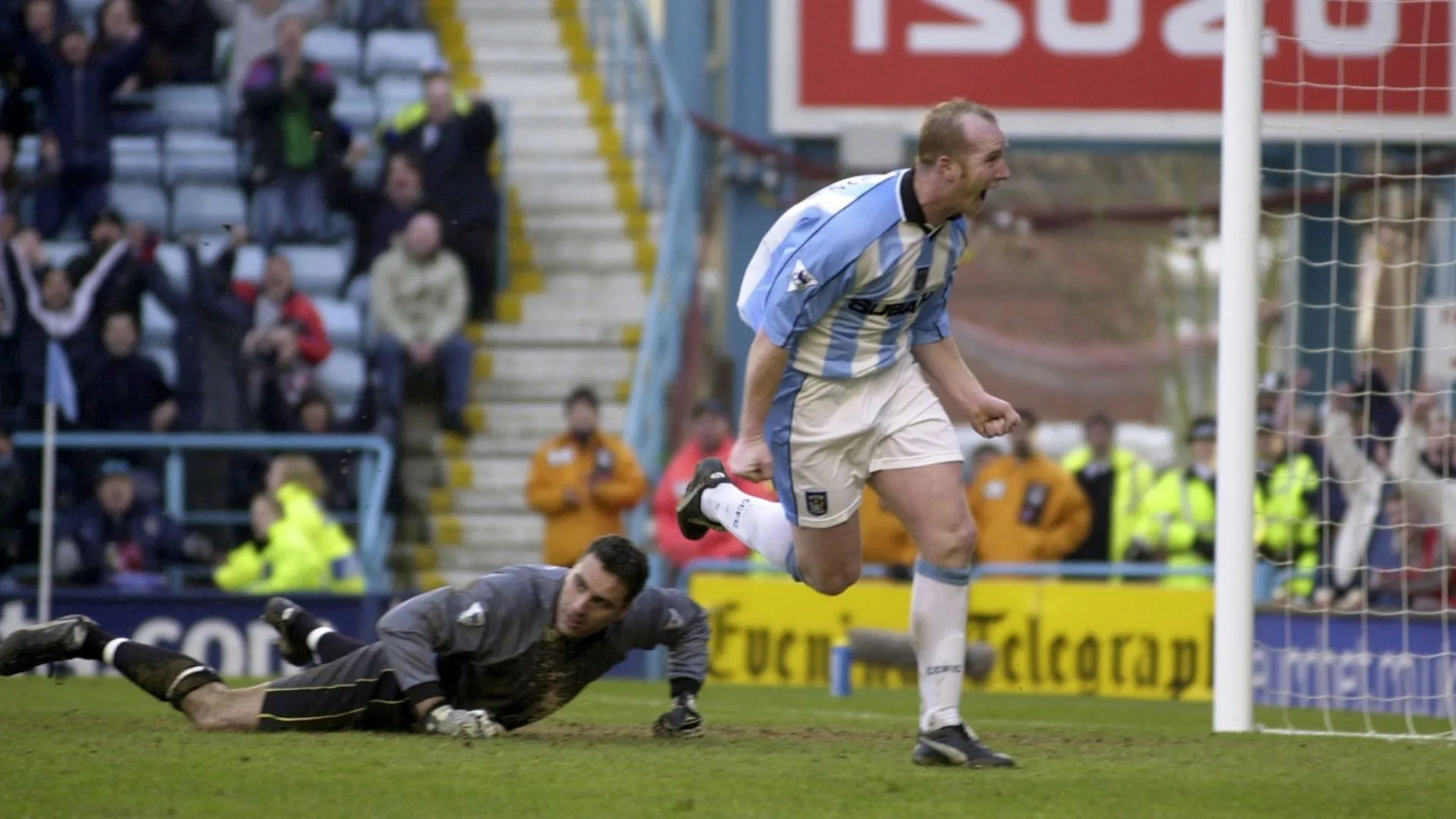 John Hartson trong màu áo Coventry City, cầu thủ người xứ Wales