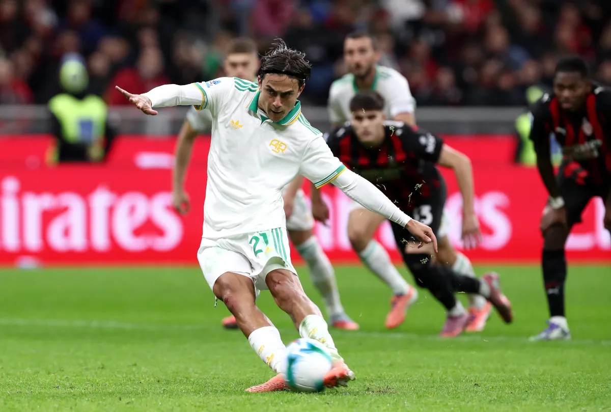 Thủ môn Mike Maignan của AC Milan thể hiện tự tin và sự chỉ huy trên sân trong trận đấu tại San Siro